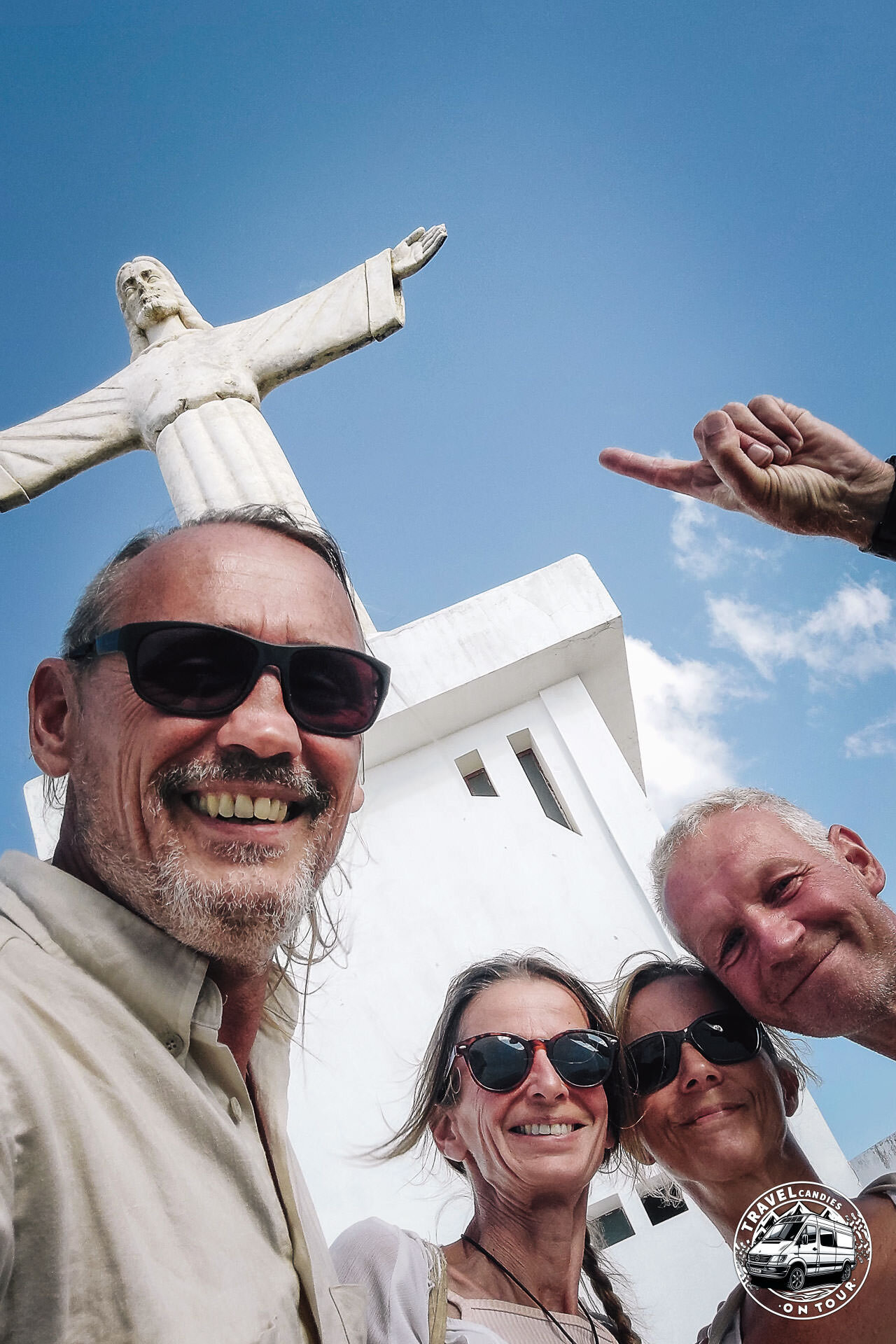 Angola, Christo Del Rei Statue - Humpata - GPS (-14,940262; 13,5112598)