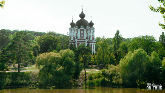 Moldova, Biserica Sfantul Nicolae, Curchi Monastery - Vatici - GPS (47,334278; 28,656163)