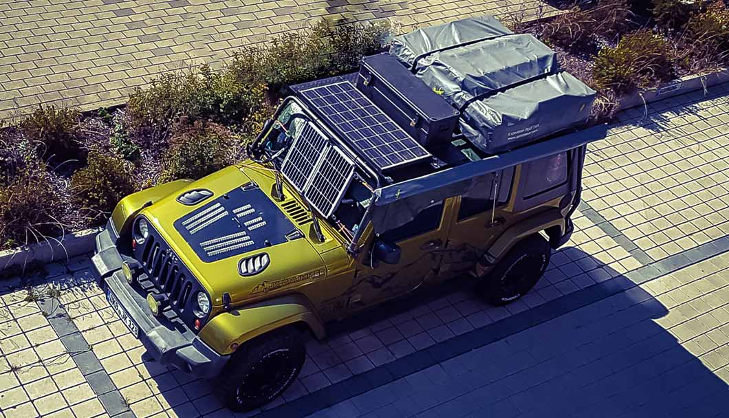 TRAVELcandies On Tour - Jeep Wrangler JK - CTEK DUAL BATTERY & SOLAR