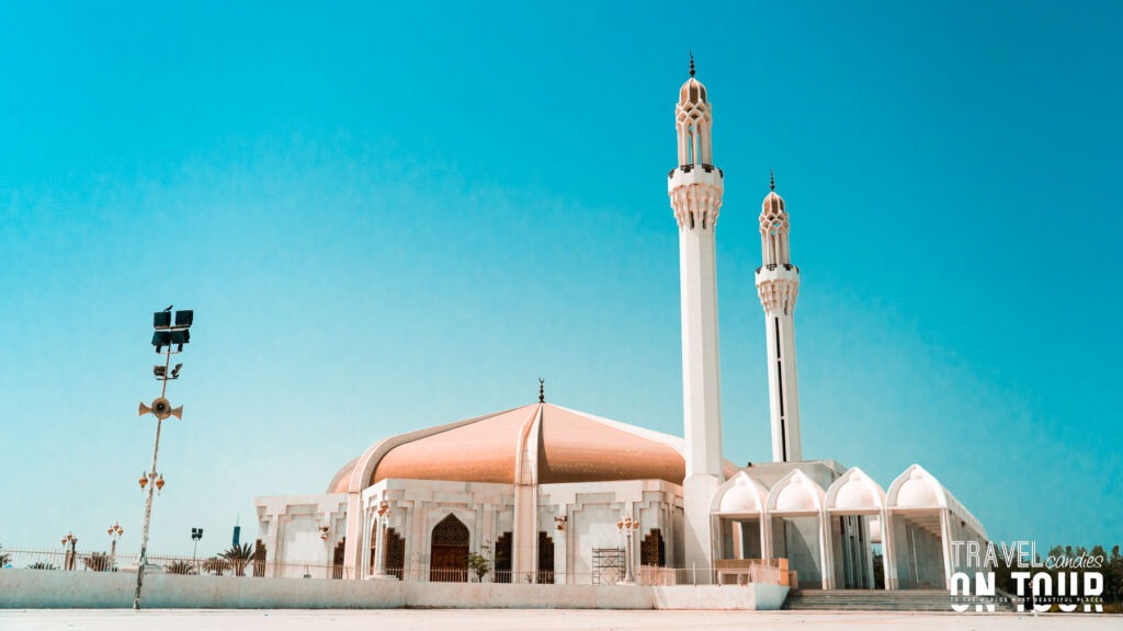 Saudi-Arabia-Al-_E1_B8_A8amra-GPS-21532976-39158273